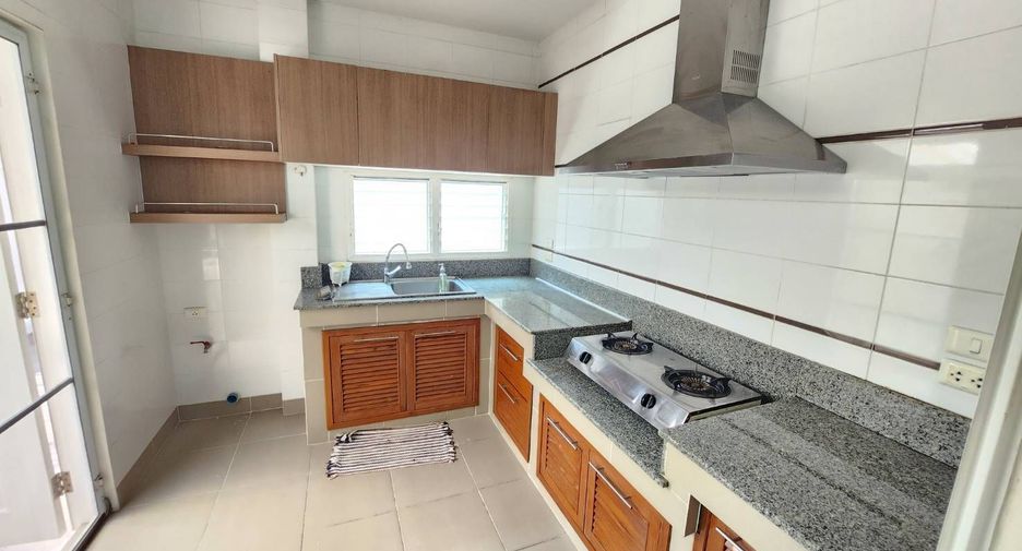 Casa en alquiler de 4 habitaciones en Mueang Chiang Mai, Chiang Mai