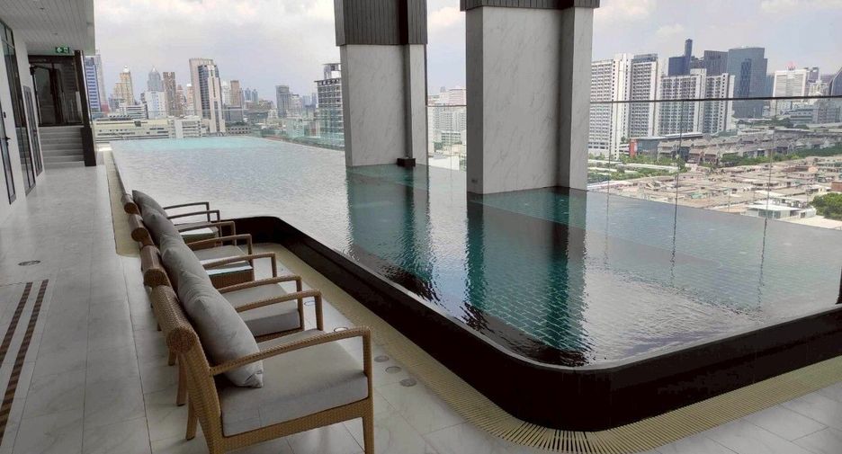 For sale 1 bed condo in Pathum Wan, Bangkok