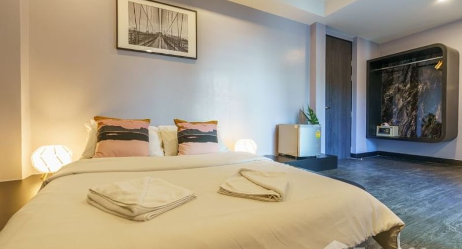 For sale 16 bedrooms hotel in Khlong Toei, Bangkok