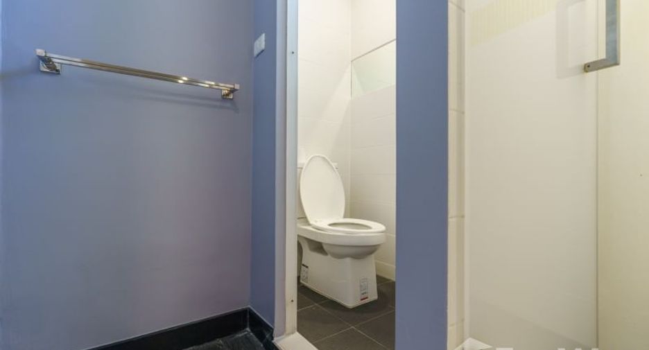 For sale 16 bedrooms hotel in Khlong Toei, Bangkok