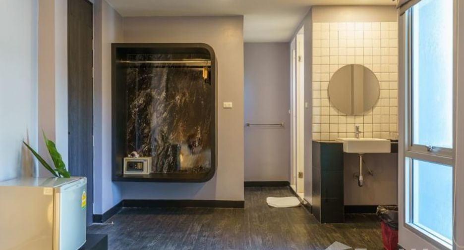 For sale 16 bedrooms hotel in Khlong Toei, Bangkok