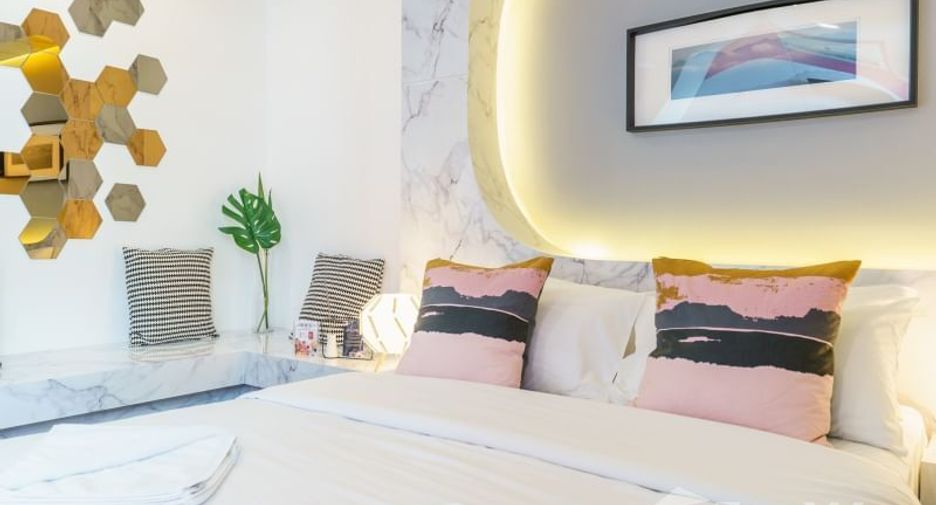 For sale 16 bedrooms hotel in Khlong Toei, Bangkok