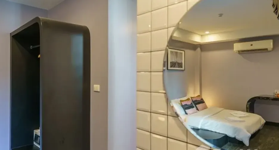 For sale 16 bedrooms hotel in Khlong Toei, Bangkok