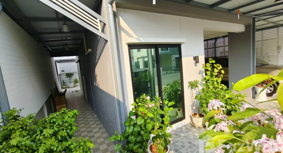 Продажа 4 спальни дом в Mueang Pathum Thani, Патумтани