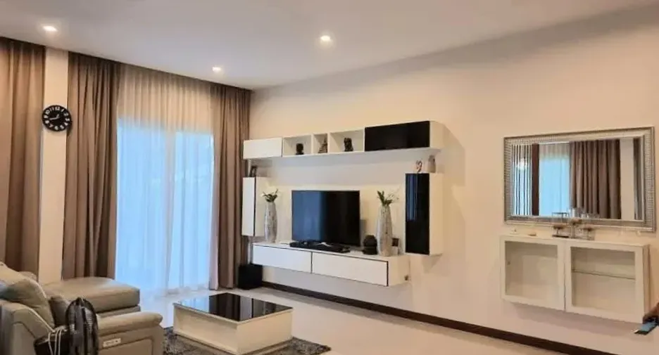 For rent 3 ベッドルーム villa in Huay Yai, Pattaya