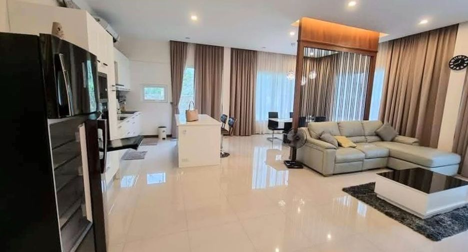 For rent 3 ベッドルーム villa in Bang Lamung, Chonburi