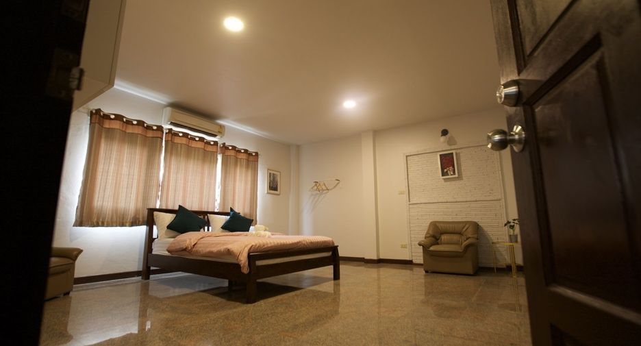 For rent 6 bedrooms villa in Hua Hin, Prachuap Khiri Khan