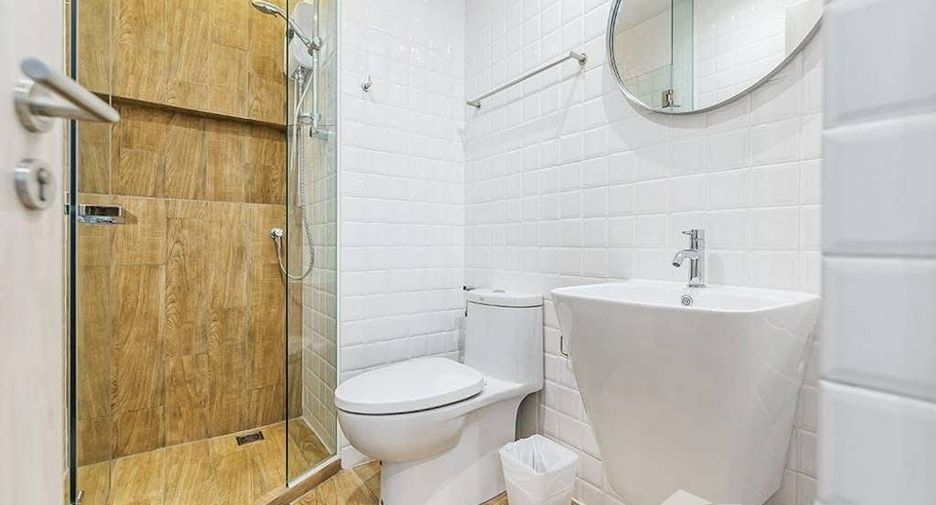 For rent and for sale 2 bedrooms condo in Ratchathewi, Bangkok