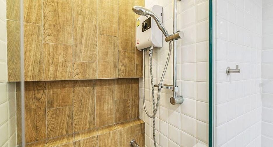 For rent and for sale 2 bedrooms condo in Ratchathewi, Bangkok