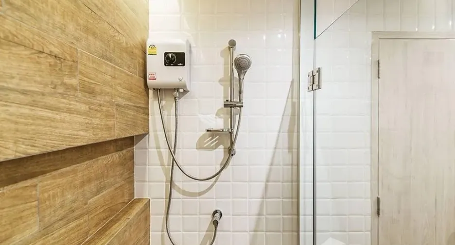 For rent and for sale 2 bedrooms condo in Ratchathewi, Bangkok