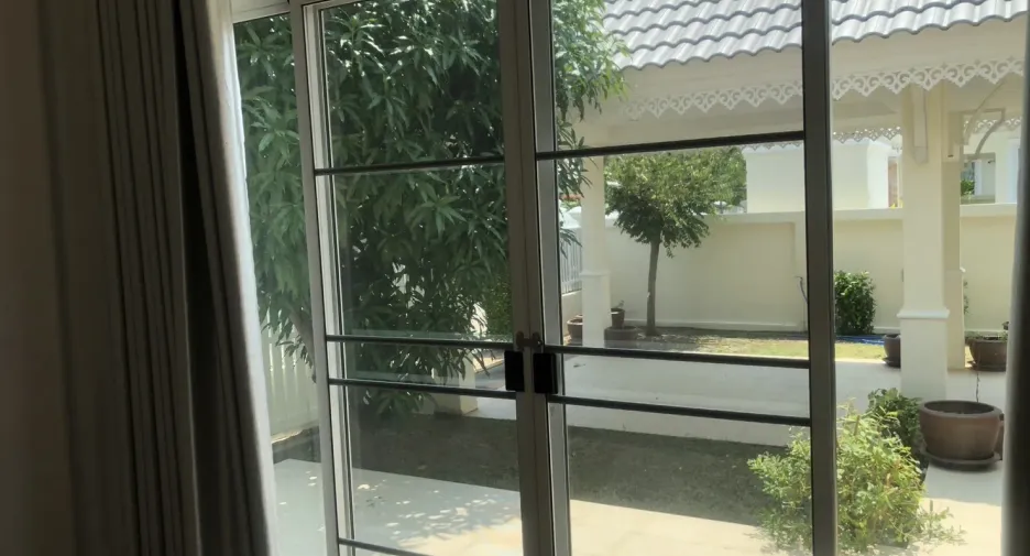 For sale and for rent 4 bedrooms house in Cha Am, Phetchaburi