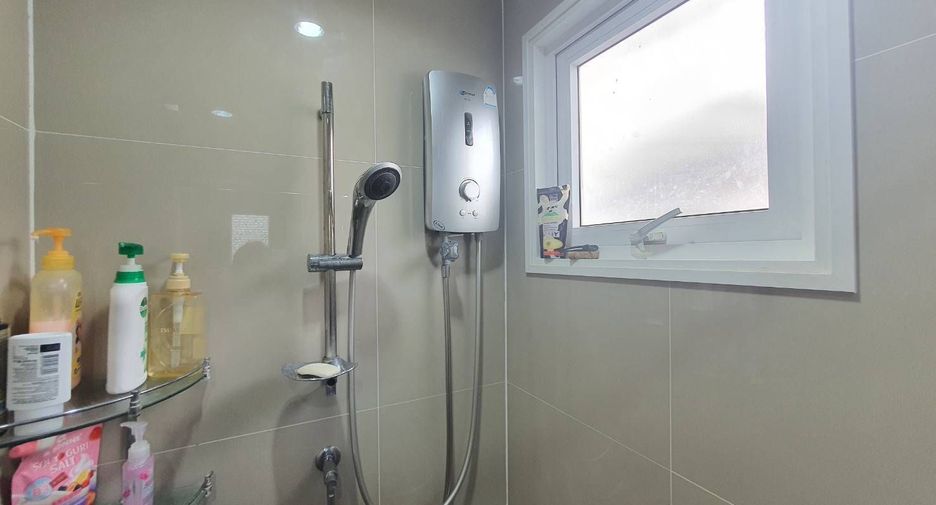 For sale 3 bedrooms house in Ban Pho, Chachoengsao