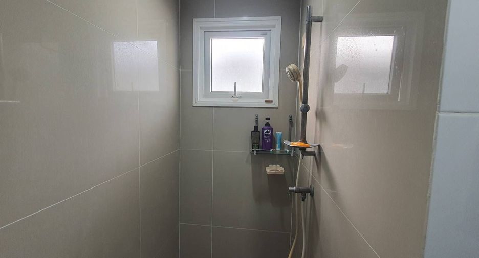 For sale 3 bedrooms house in Ban Pho, Chachoengsao