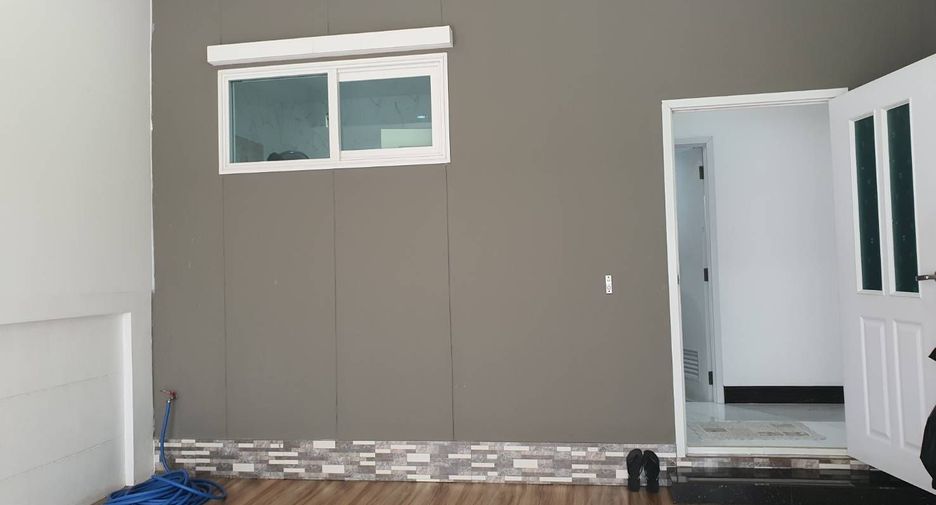 For sale 3 bedrooms house in Ban Pho, Chachoengsao