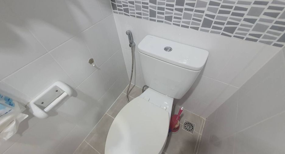 For sale 3 bedrooms house in Ban Pho, Chachoengsao