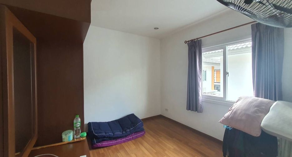 For sale 3 bedrooms house in Ban Pho, Chachoengsao