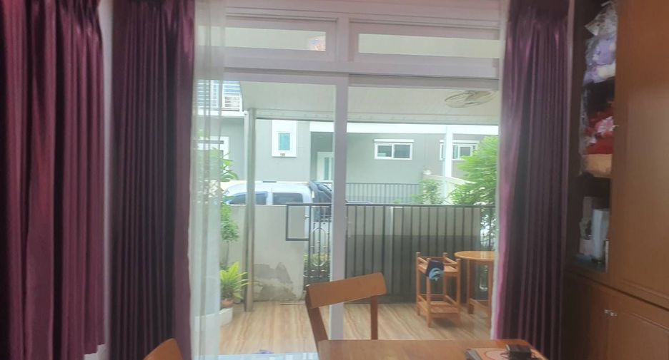 For sale 3 bedrooms house in Ban Pho, Chachoengsao