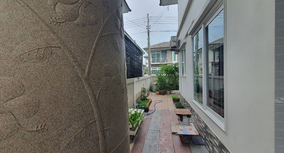 For sale 3 bedrooms house in Ban Pho, Chachoengsao