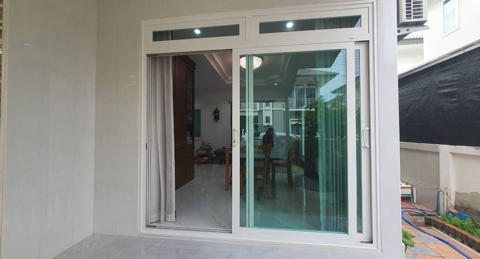 For sale 3 bedrooms house in Ban Pho, Chachoengsao