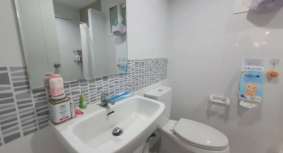 For sale 3 bedrooms house in Ban Pho, Chachoengsao