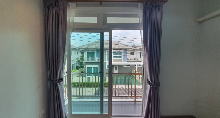 For sale 3 bedrooms house in Ban Pho, Chachoengsao