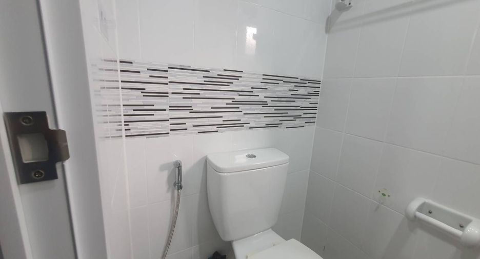 For sale 3 bedrooms house in Ban Pho, Chachoengsao