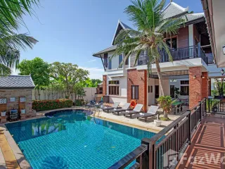À vendre et à louer 5 chambres villa à Bang Lamung, Chonburi