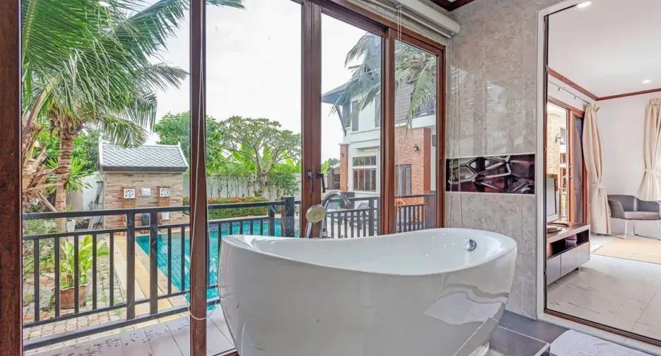 For sale and for rent 5 bedrooms villa in Bang Lamung, Chonburi