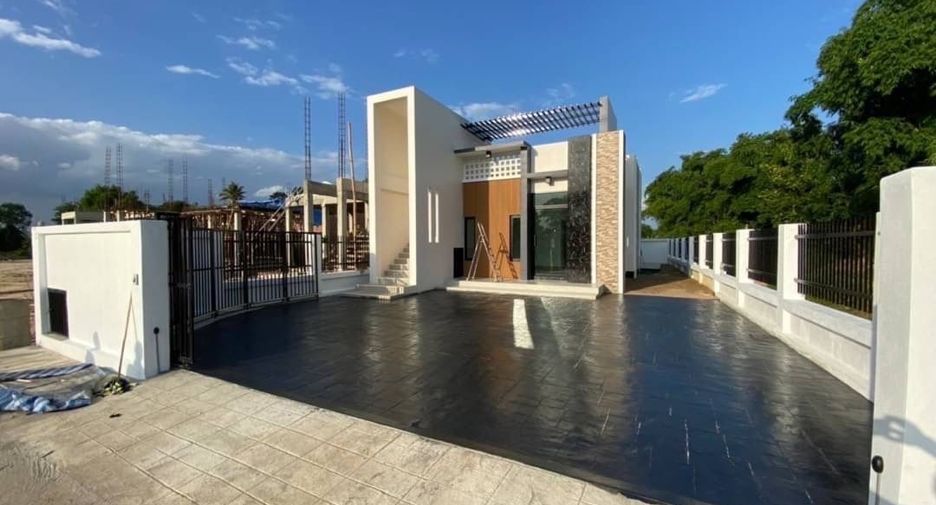 For sale 2 bedrooms house in Saraphi, Chiang Mai