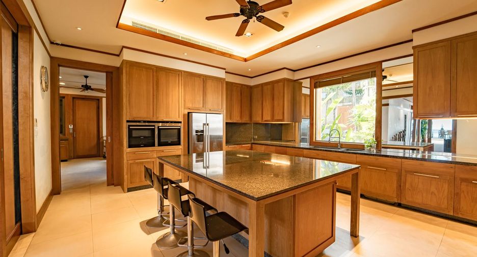 Villa zum Kauf mit 7 Zimmer in Kathu, Phuket