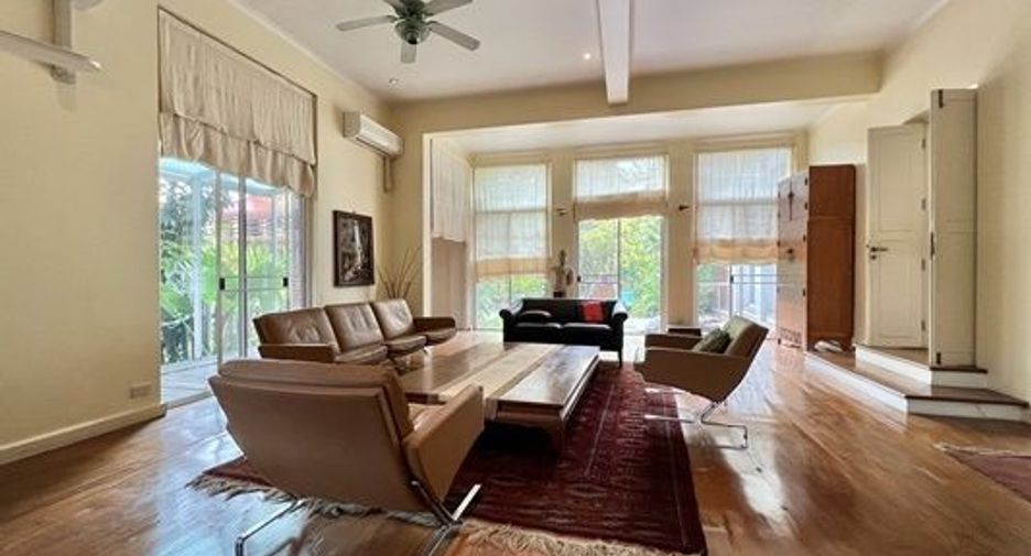 For sale 5 bedrooms house in Lak Si, Bangkok