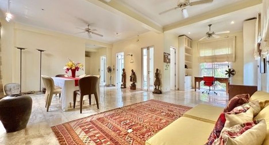 For sale 5 bedrooms house in Lak Si, Bangkok