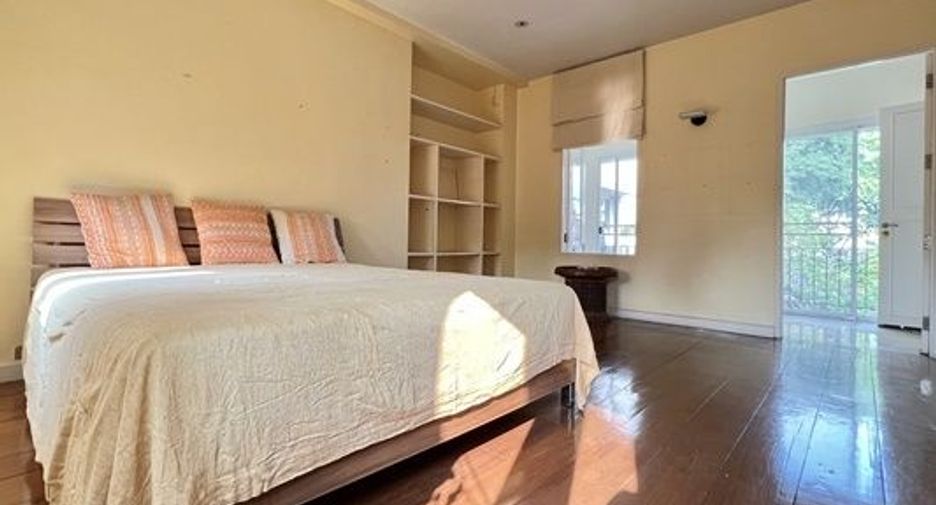 For sale 5 bedrooms house in Lak Si, Bangkok