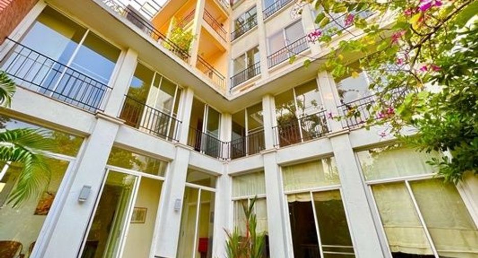 For sale 5 bedrooms house in Lak Si, Bangkok