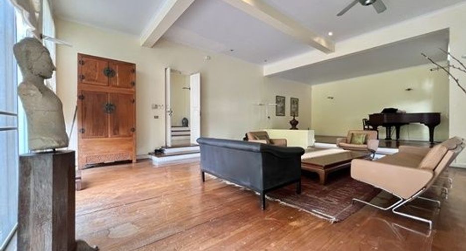 For sale 5 bedrooms house in Lak Si, Bangkok