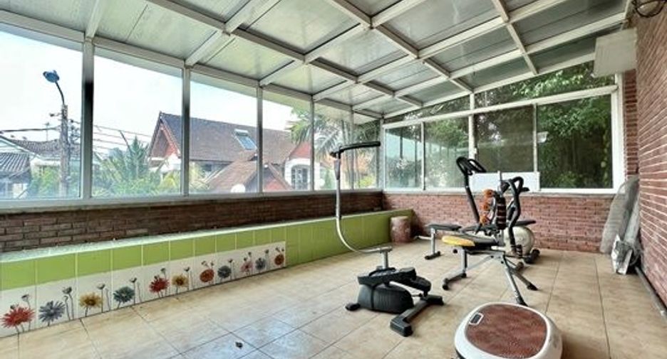 For sale 5 bedrooms house in Lak Si, Bangkok