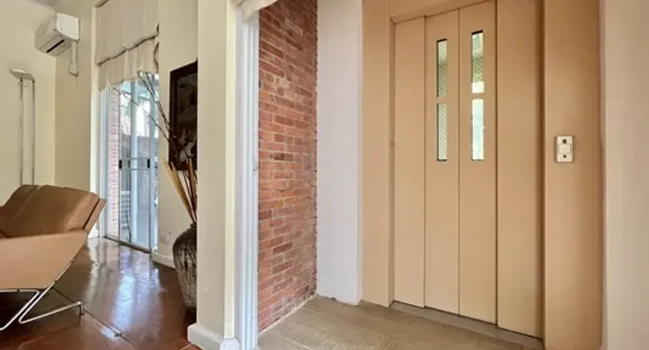 For sale 5 bedrooms house in Lak Si, Bangkok