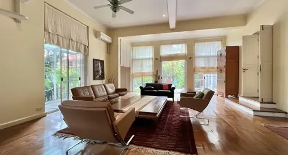 For sale 5 bedrooms house in Lak Si, Bangkok