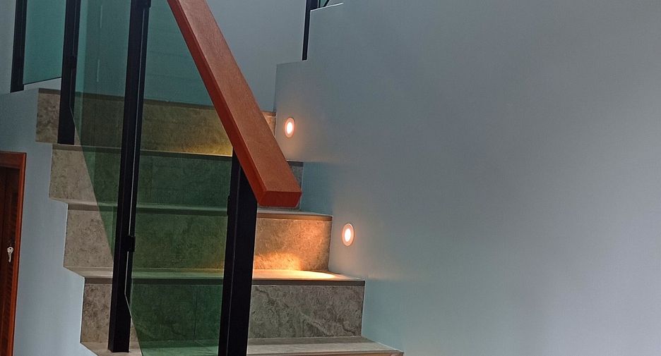 Villa en alquiler de 4 habitaciones en Mueang Phuket, Phuket