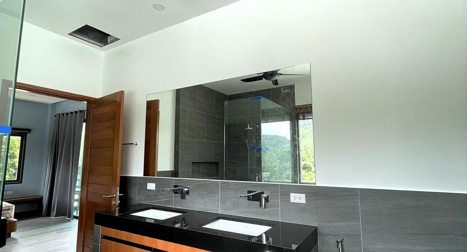 À louer 4 chambres villa à Mueang Phuket, Phuket