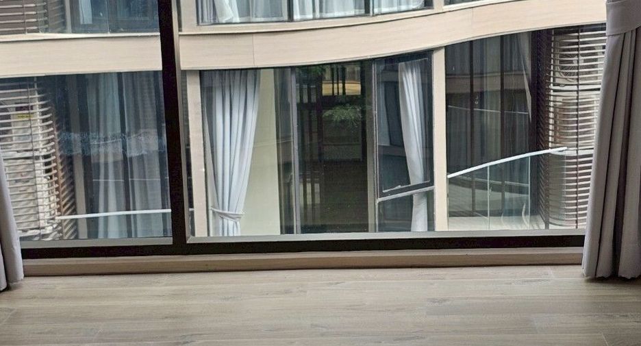 For sale 1 bed condo in Khlong Toei, Bangkok