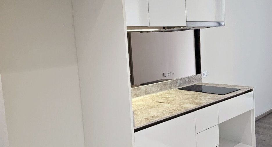 For sale 1 bed condo in Khlong Toei, Bangkok