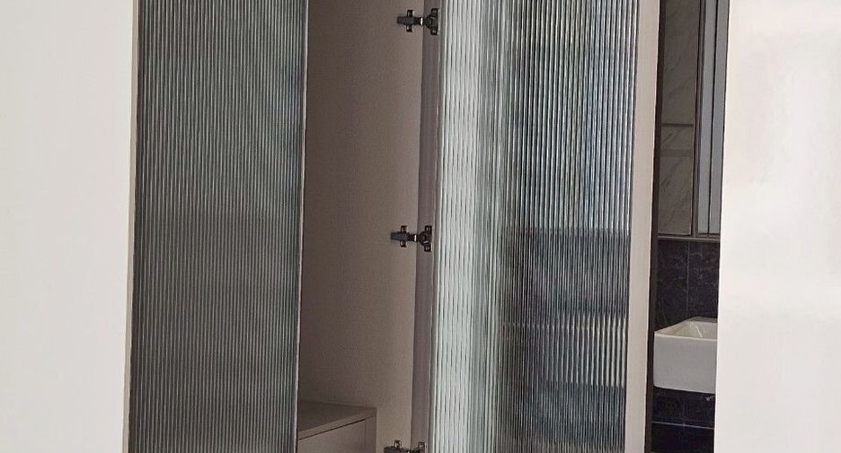 For sale 1 bed condo in Khlong Toei, Bangkok