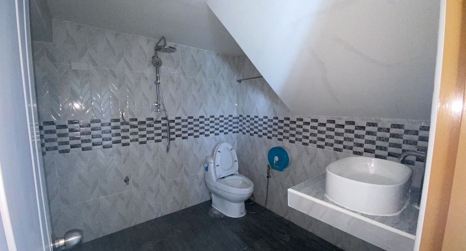 For sale 4 bedrooms house in San Sai, Chiang Mai