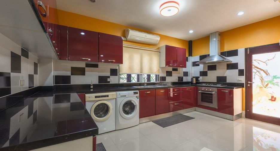 For sale 5 bedrooms villa in Mueang Phuket, Phuket