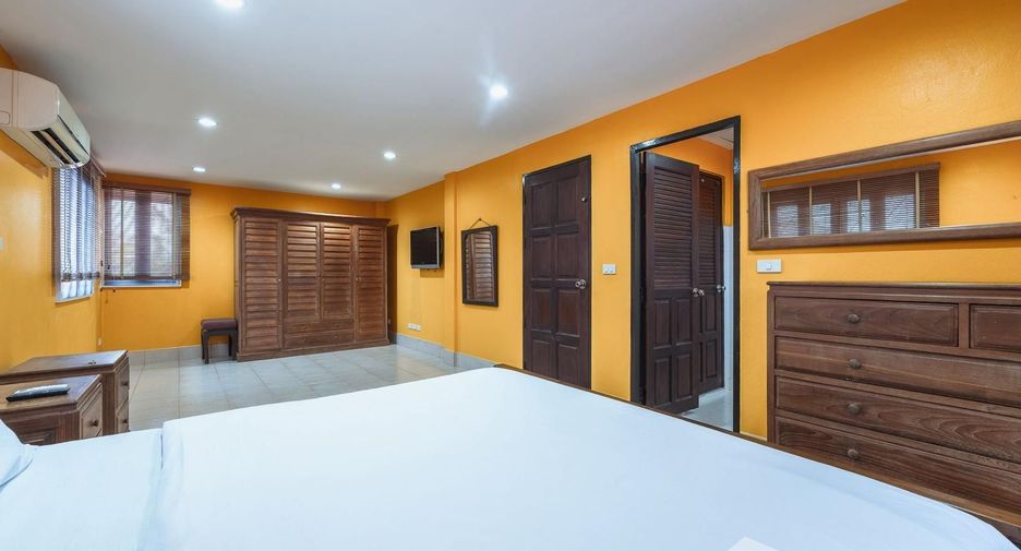 For sale 5 bedrooms villa in Mueang Phuket, Phuket