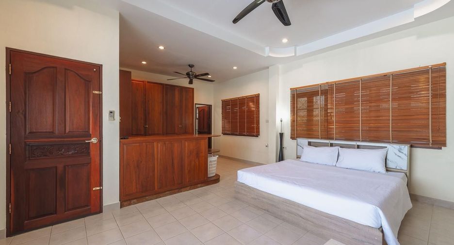 For sale 5 bedrooms villa in Mueang Phuket, Phuket