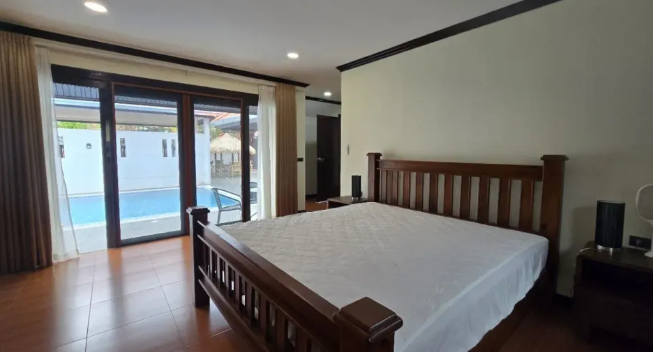 À vendre et à louer 3 chambres maison à Sattahip, Chonburi