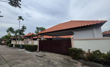 À vendre et à louer 3 chambres maison à Sattahip, Chonburi