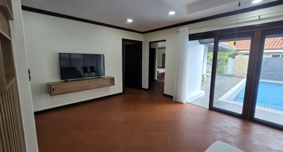 À vendre et à louer 3 chambres maison à Sattahip, Chonburi